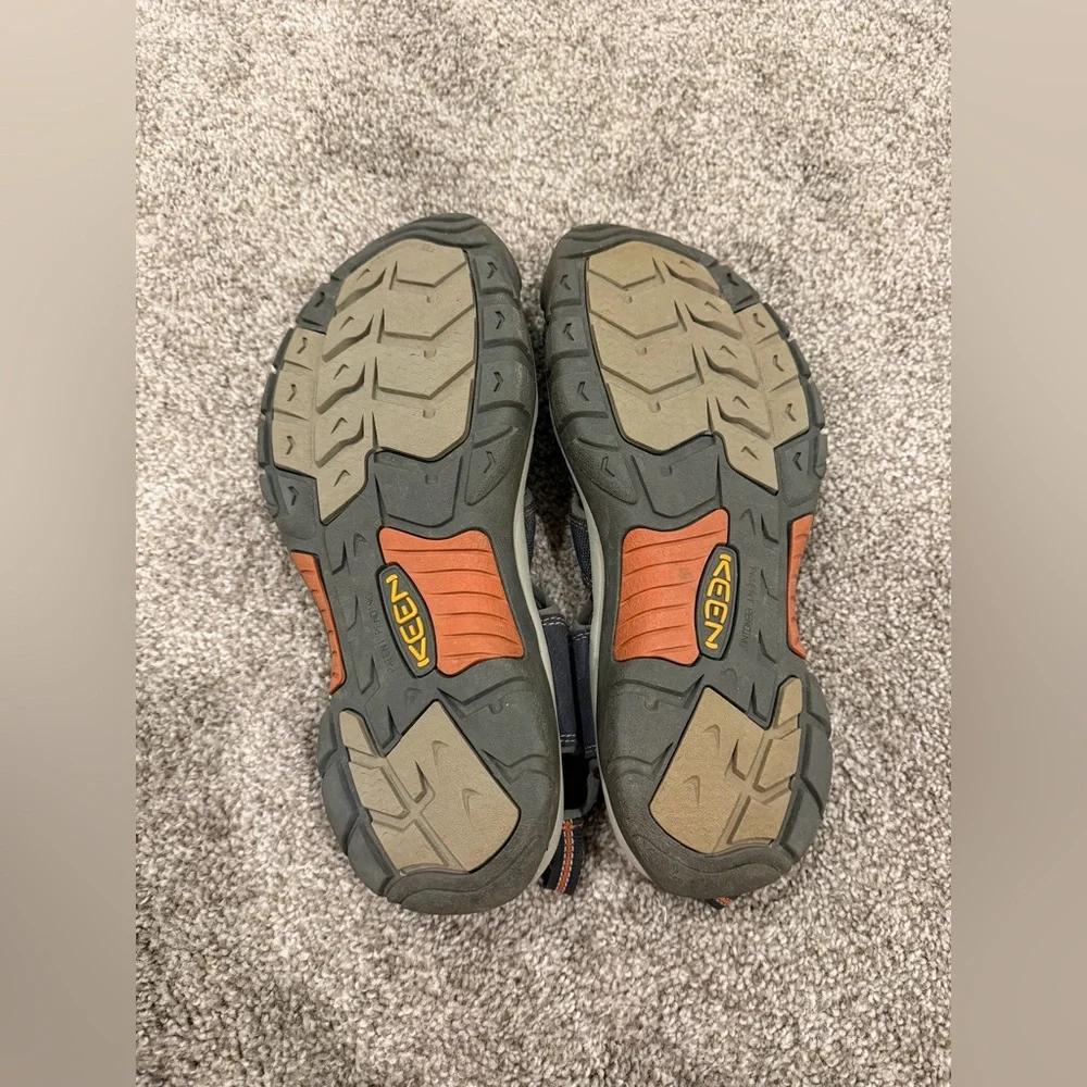 Keen Men's Closed-Toe Sandals in Gray Purpleish Black with Orange Trim